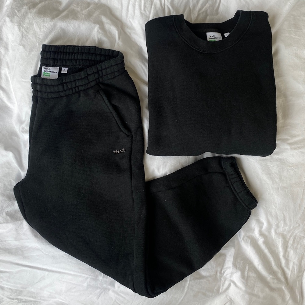 ARITZIA BUBBLE FLEECE SWEAT SET.